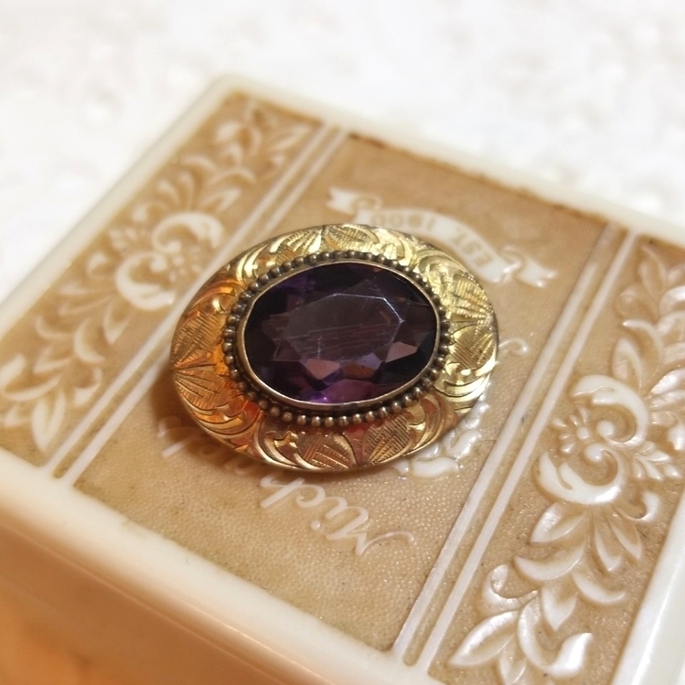 VICTORIAN Era 1800s Amethyst Glass Brooch